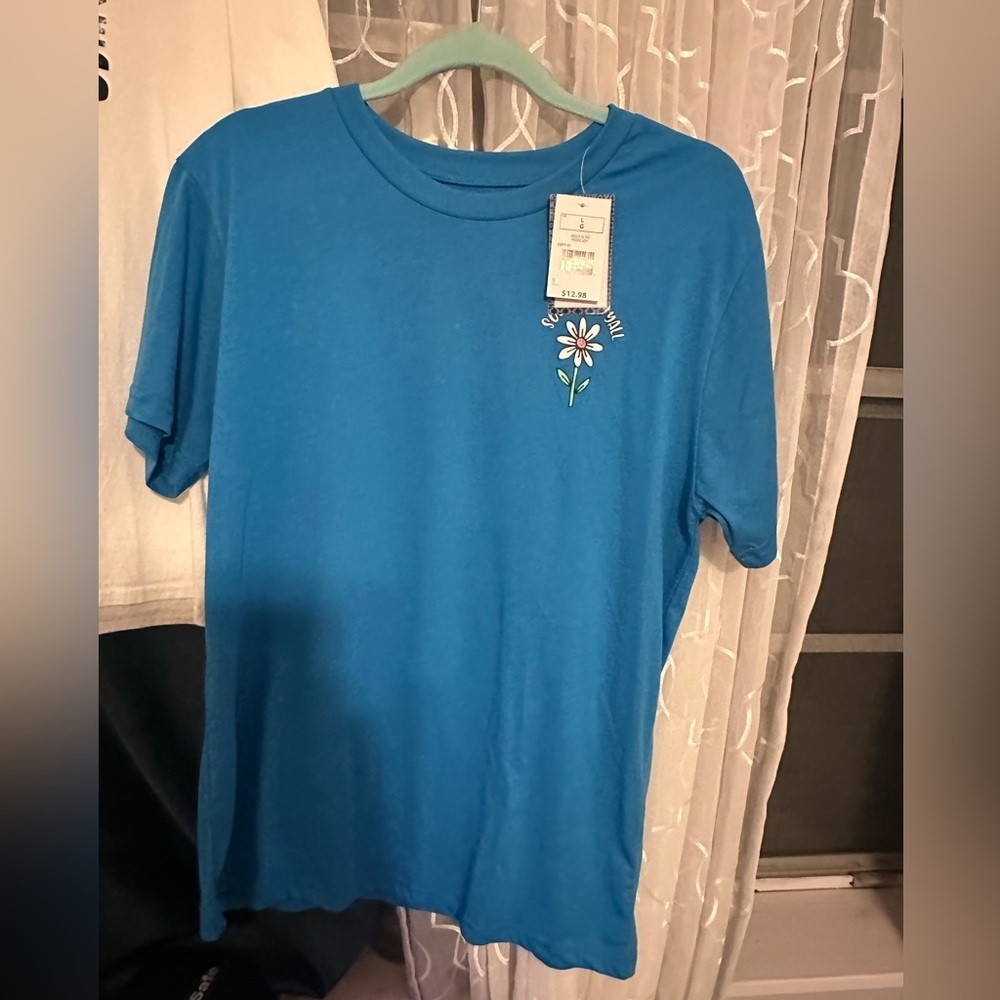 Blue Short Sleeve Tee with Daisy Embroidery